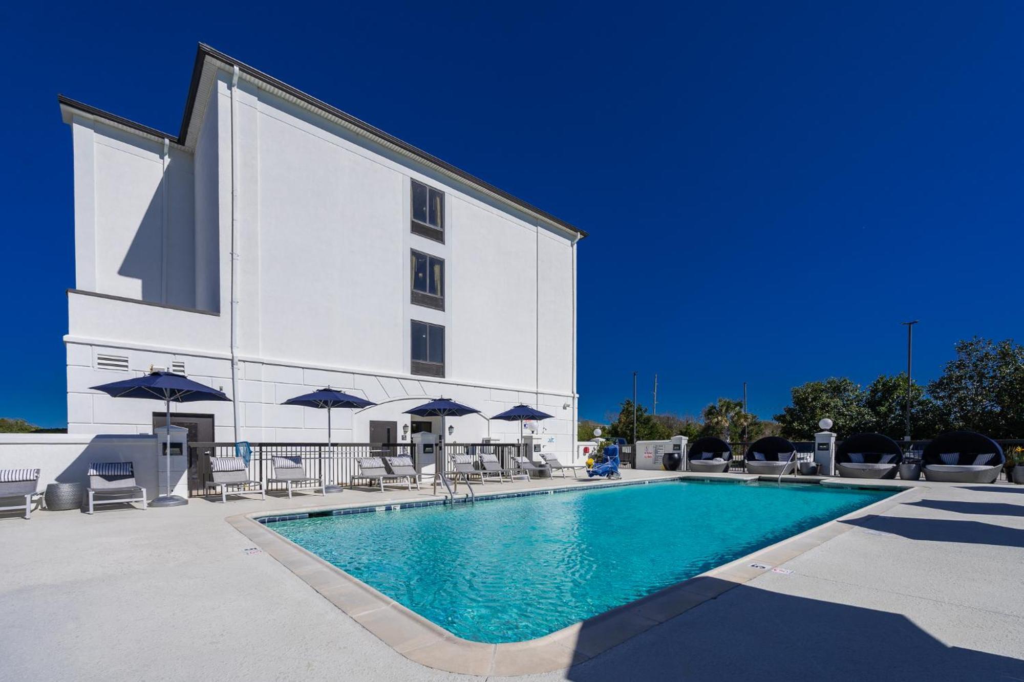 Hotel Alice Pine Knoll Shores Exteriör bild