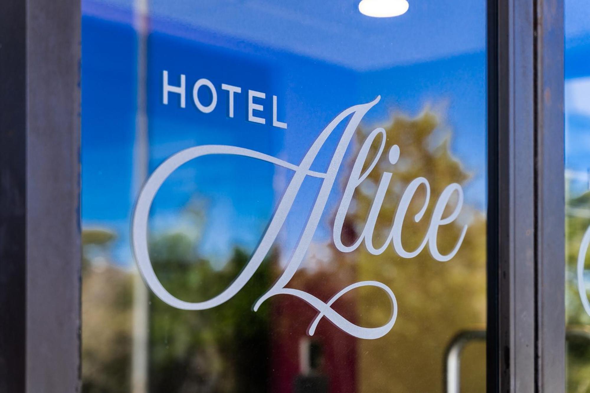 Hotel Alice Pine Knoll Shores Exteriör bild